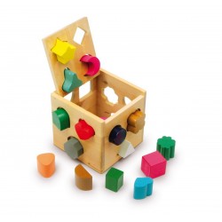 Cube en bois avec différentes formes à introduire
